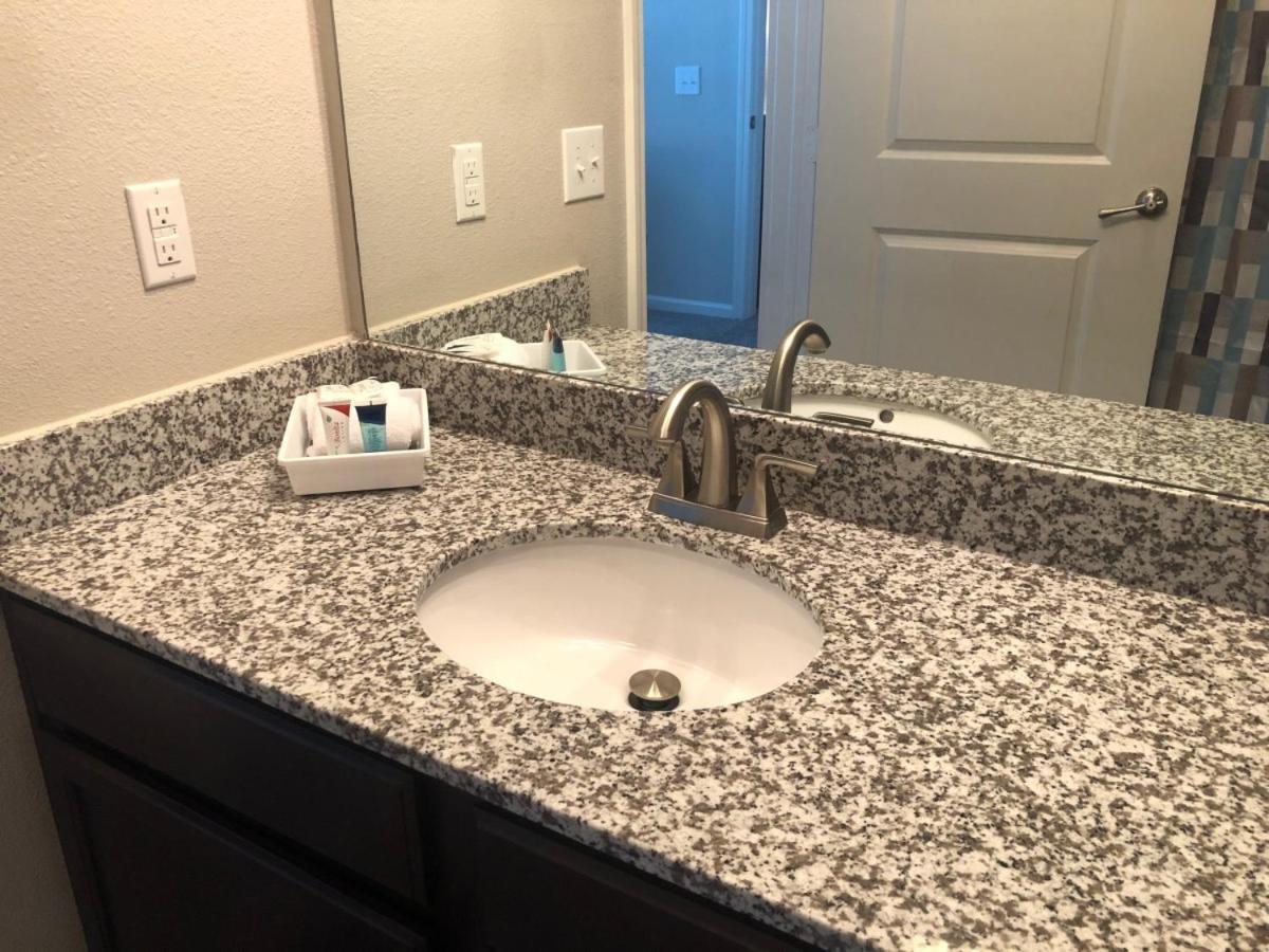 Spacious Furnished Resort Style Apartments Tomball Habitación foto