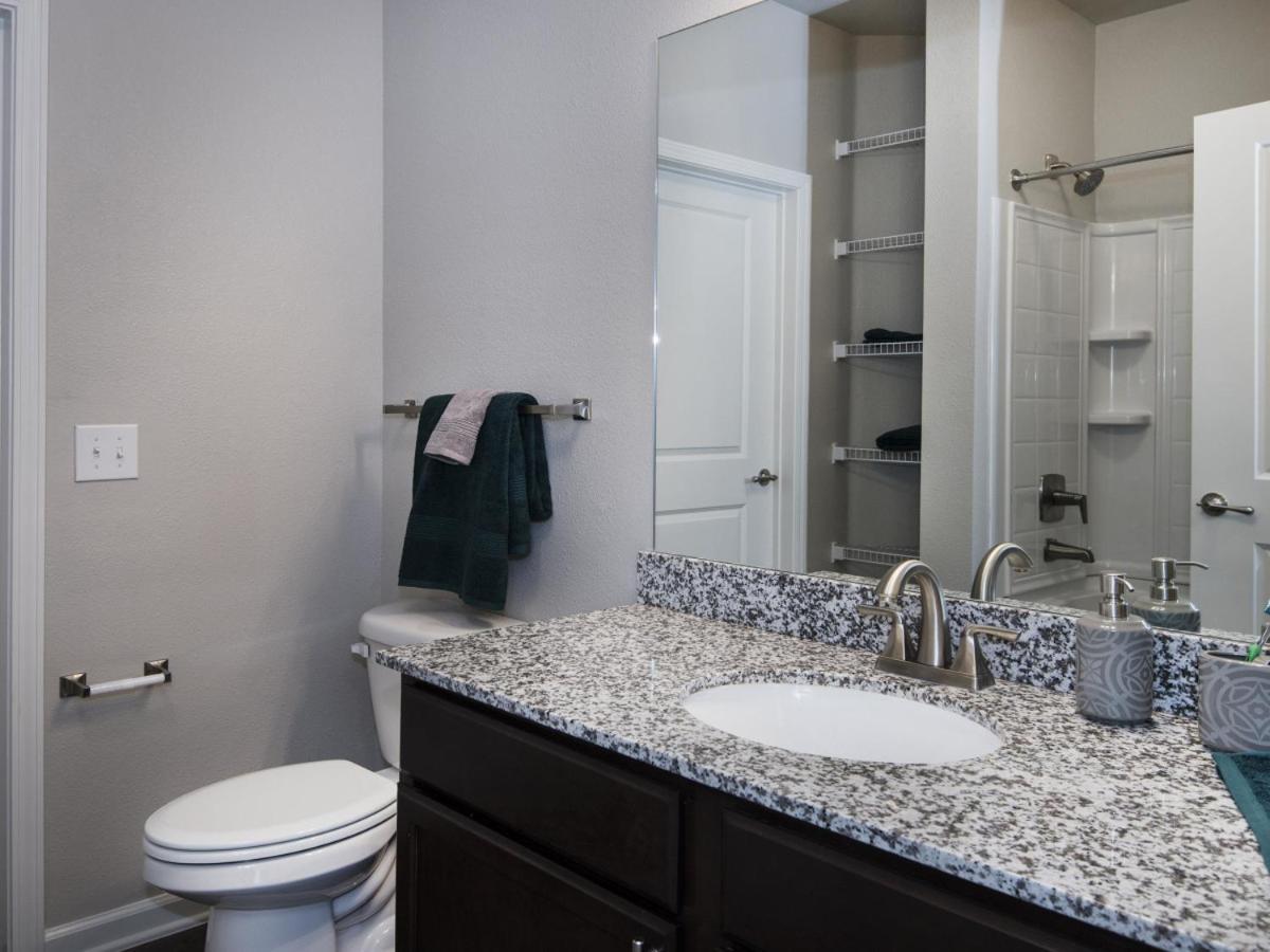Spacious Furnished Resort Style Apartments Tomball Habitación foto