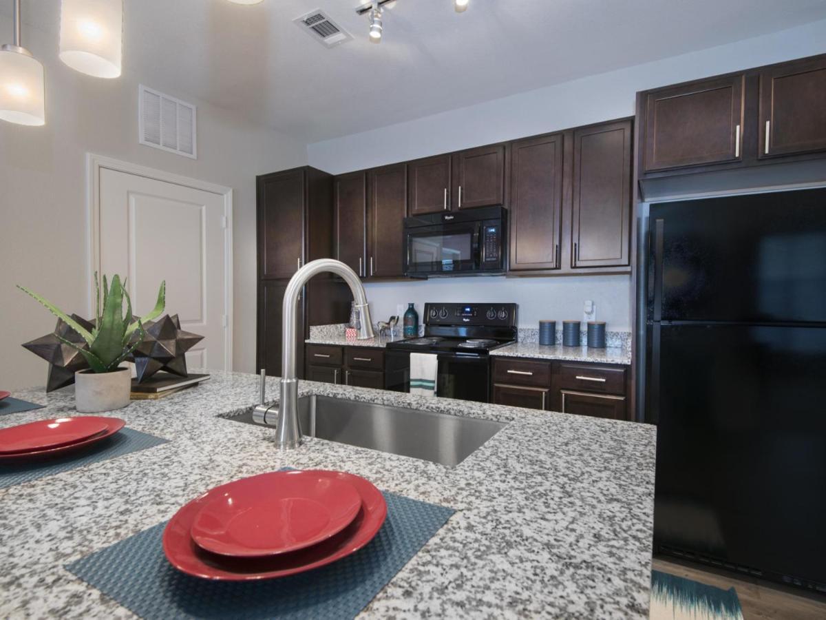 Spacious Furnished Resort Style Apartments Tomball Habitación foto